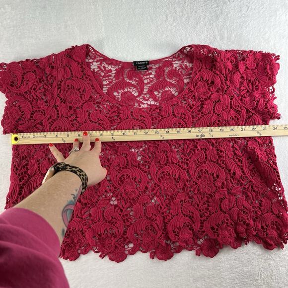 Torrid Plus 0X Top Crochet Layering Cropped Scoop Neck Dark Pink Short Sleeve - Picture 10 of 13